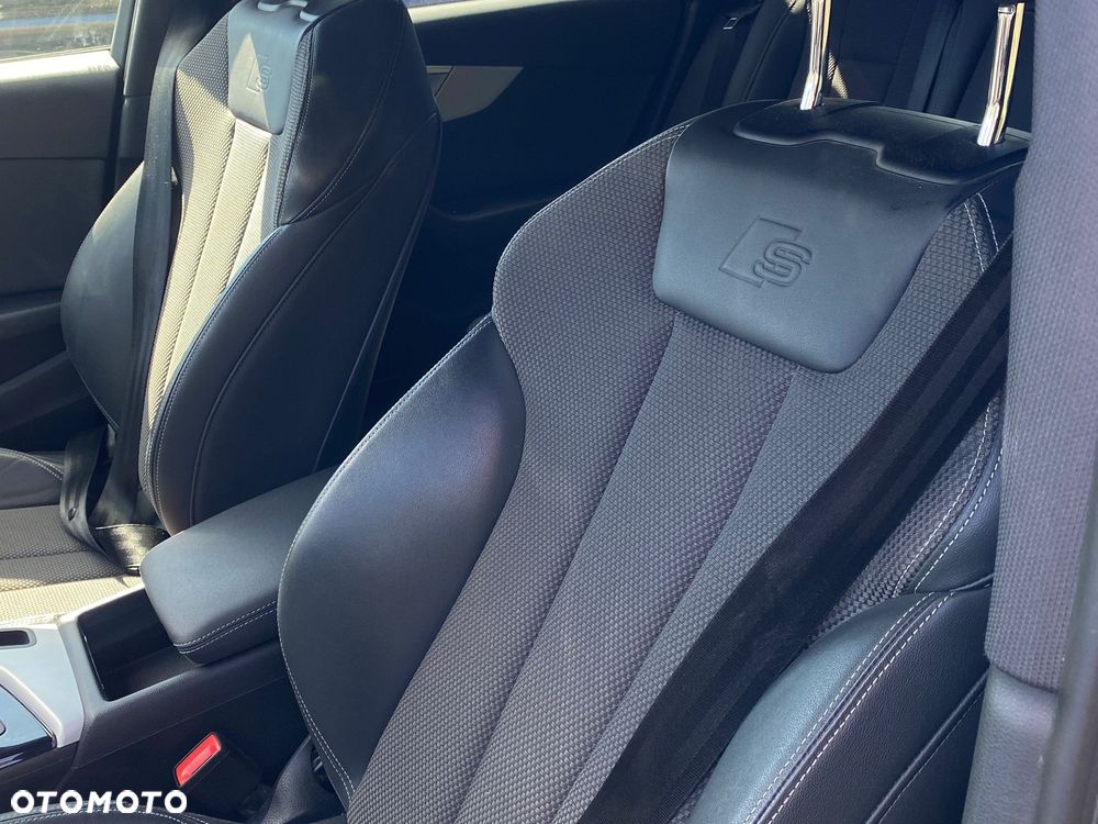 Audi A4 Limousine 35 TFSI mHEV S Line S tronic - 24