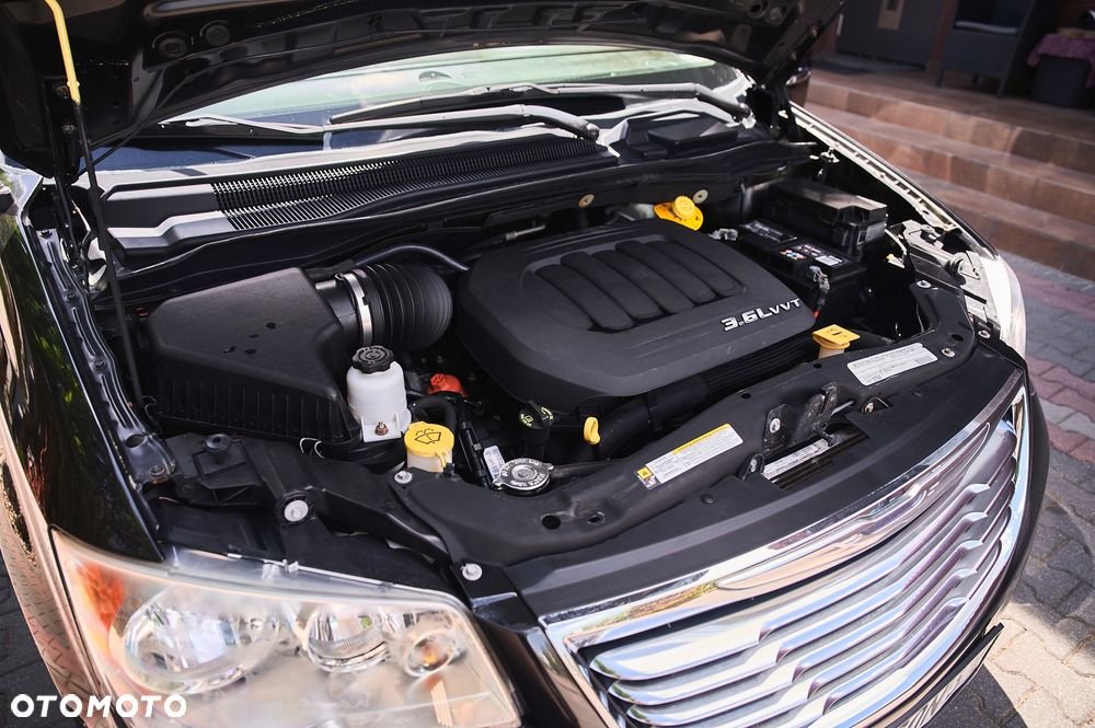 Chrysler Town & Country 3.6 Limited - 36