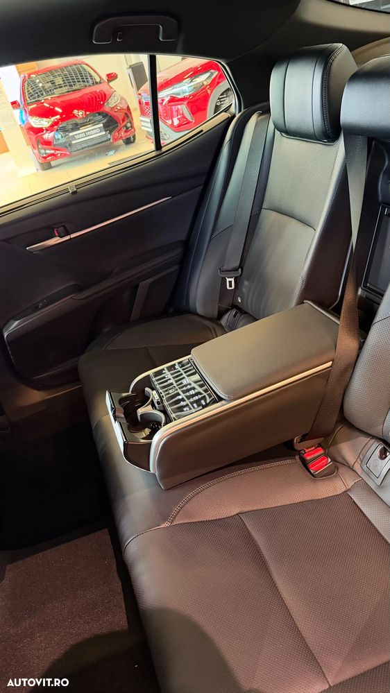 Toyota Camry - 9