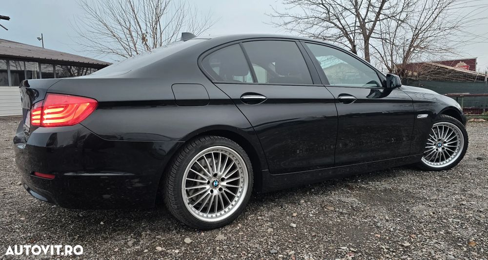 BMW Seria 5 520d Aut. Luxury Line - 4