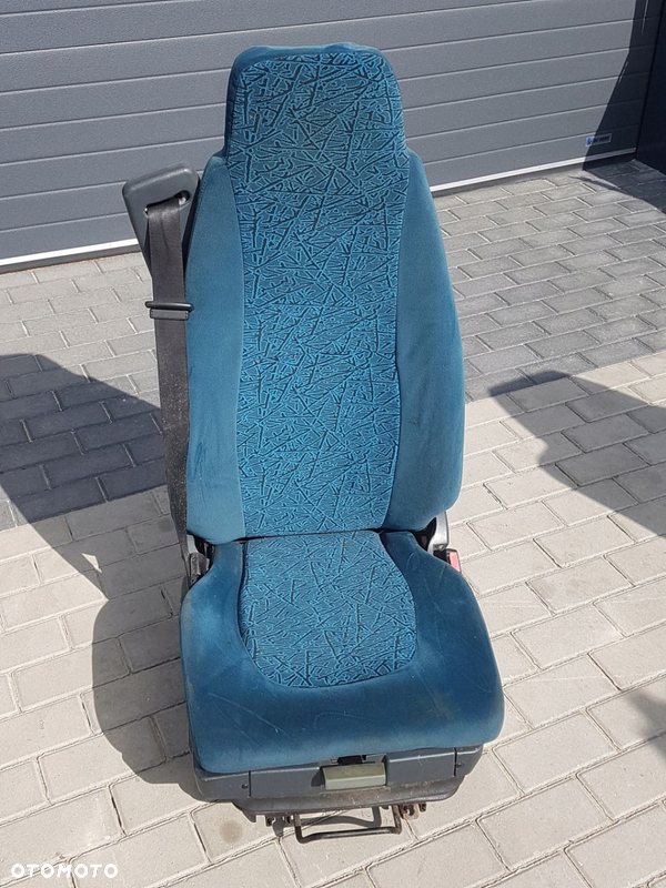 FOTEL SIEDZENIE SIEDZISKO PNEUMATYCZNY PRAWY PASAŻERA DAF 45 , 55 LF