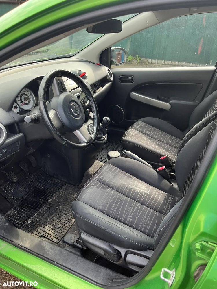 Mazda 2 - 18
