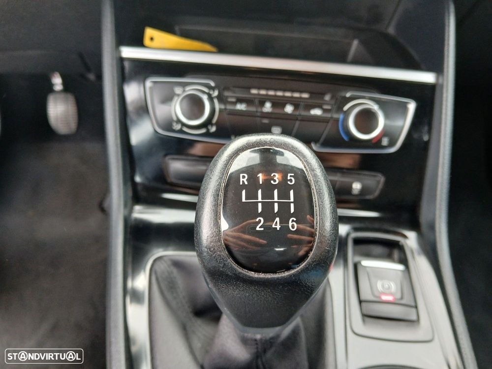 BMW 216 Active Tourer d - 26