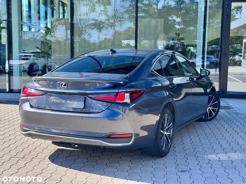 Lexus ES - 11