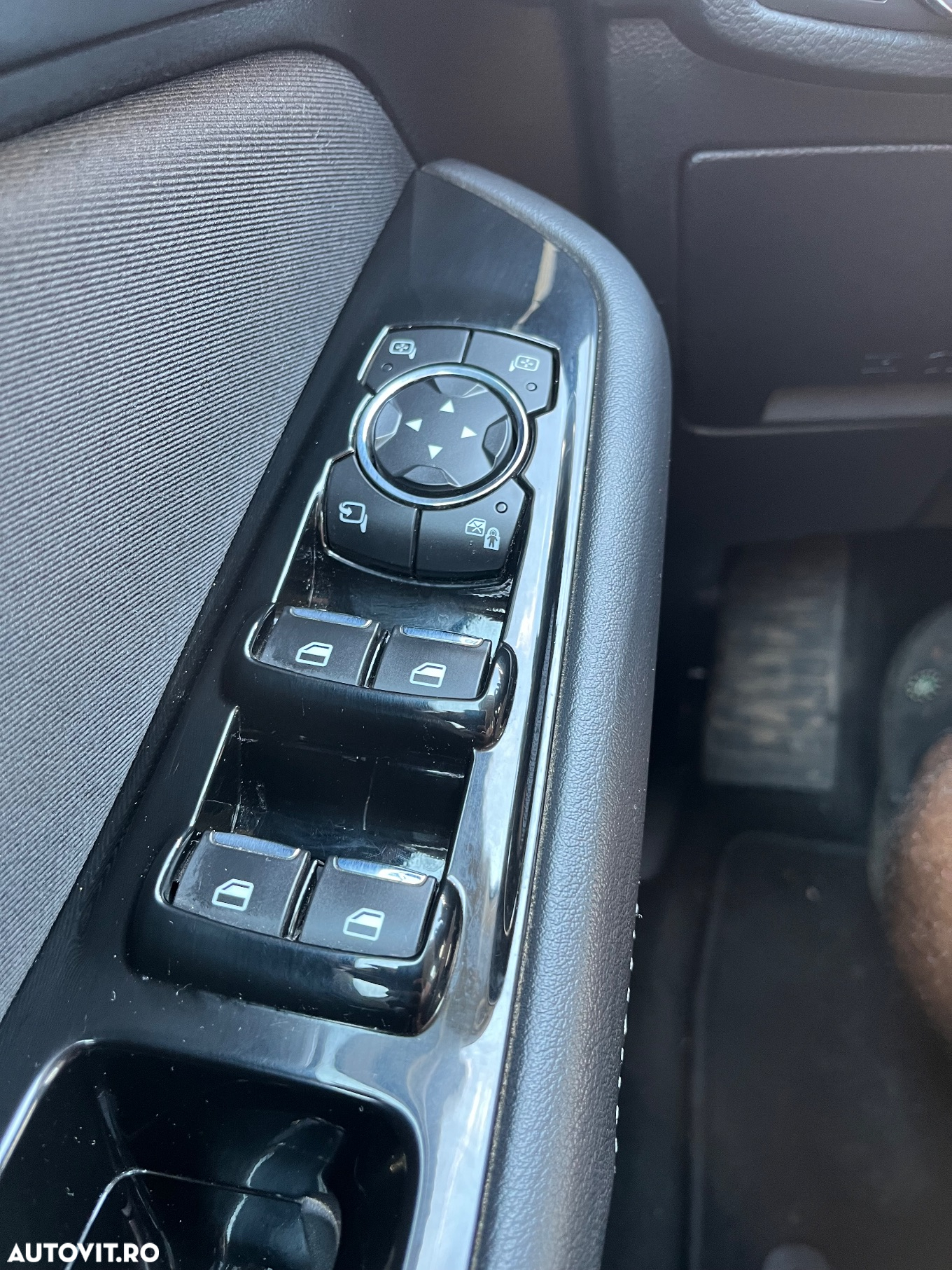 Ford S-Max 2.0 TDCi Powershift Titanium - 18