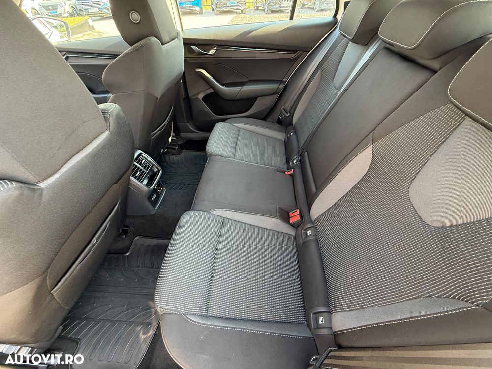 Skoda Octavia Combi 2.0 TDI Ambition - 18