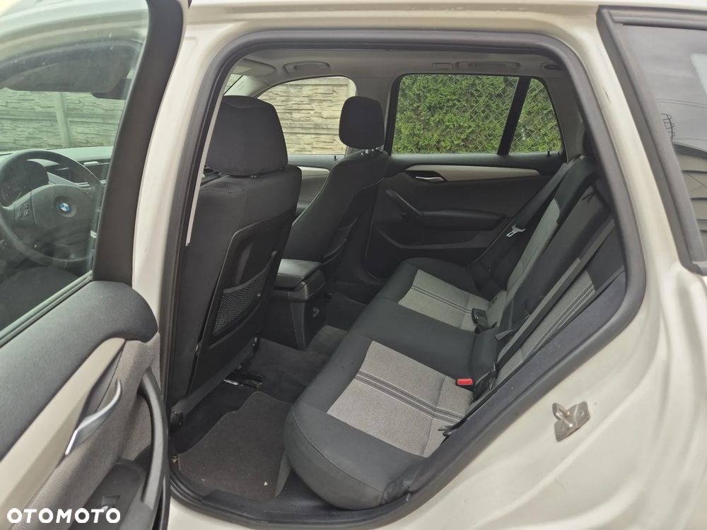 BMW X1 xDrive18d - 9