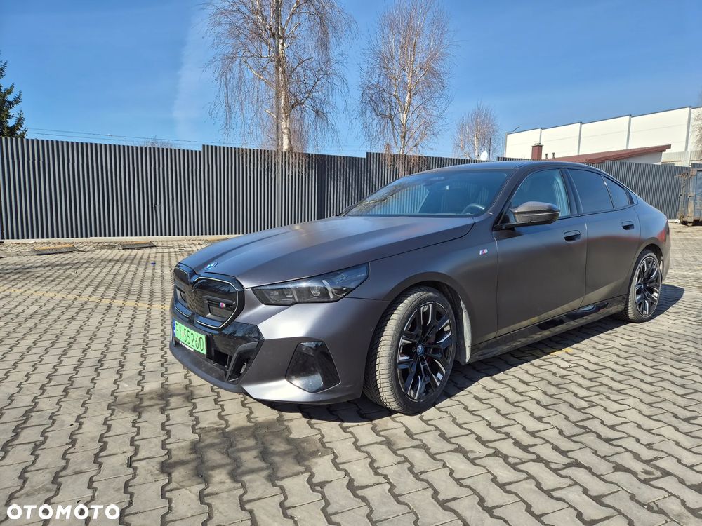 BMW i5 - 12