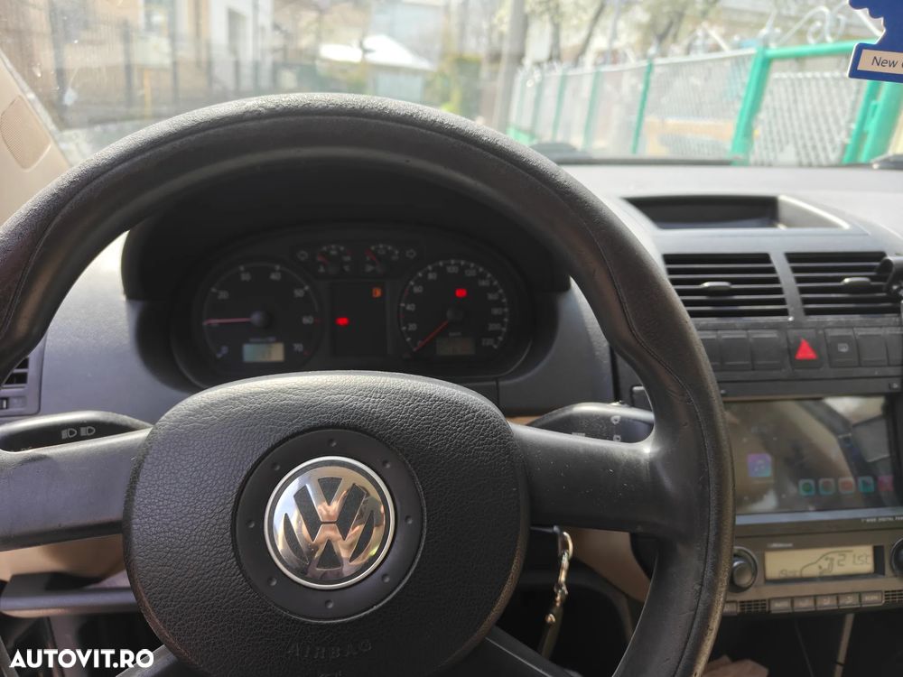 Volkswagen Polo - 8