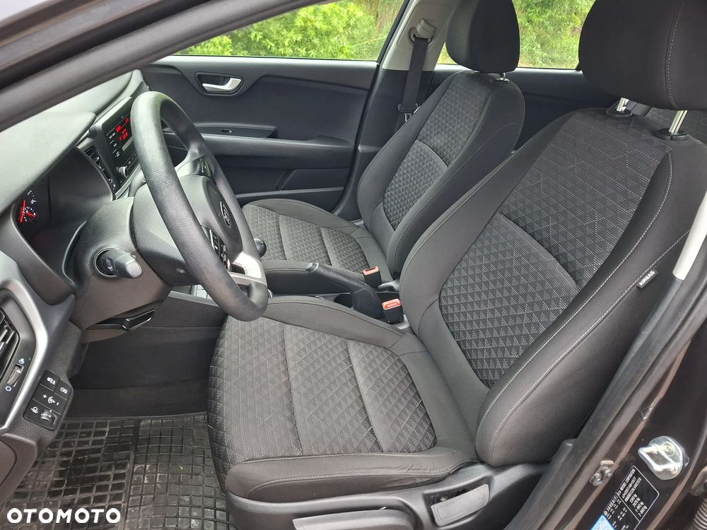 Kia Rio 1.2 M - 8