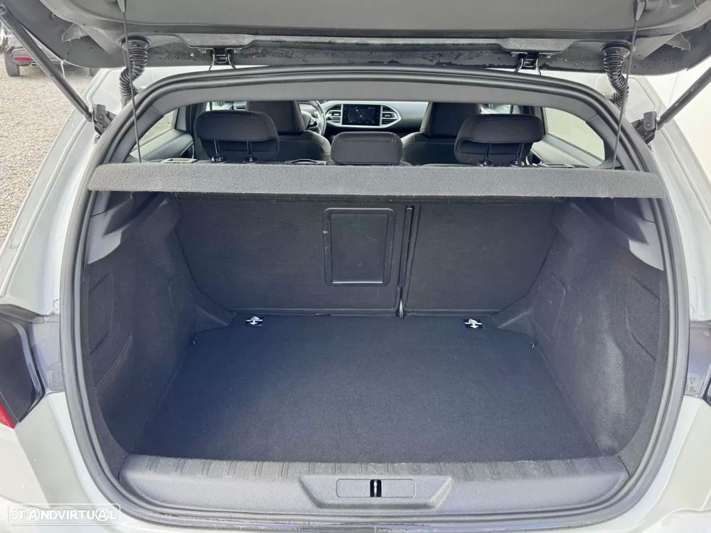 Peugeot 308 1.2 PureTech GT Pack EAT8 - 17