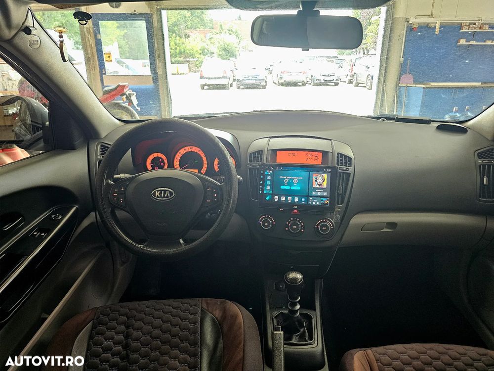 Kia Ceed - 24