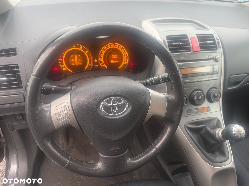 Toyota Auris 1.4 VVT-i Sol - 26