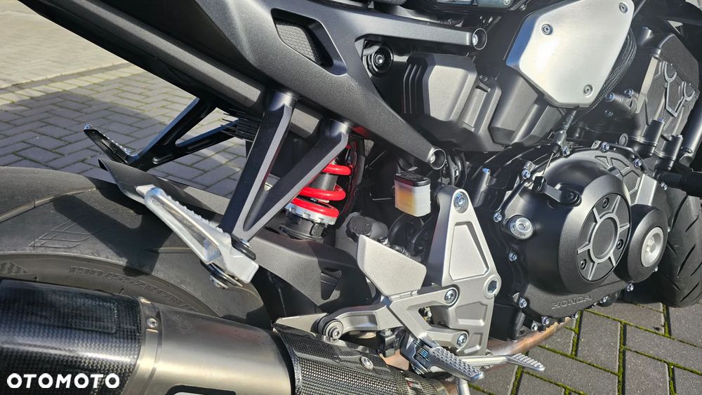 Honda CB - 8