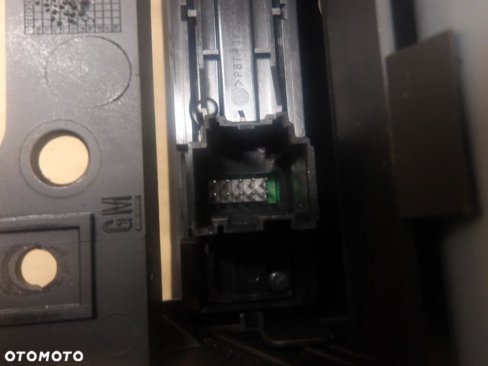 OPEL ASTRA IV J 1.6CDTI EKRAN WYŚWIETLACZ RADIA NAWIGACJI PANEL ŚWIATEŁ AWARYJNYCH 95247248 - 7