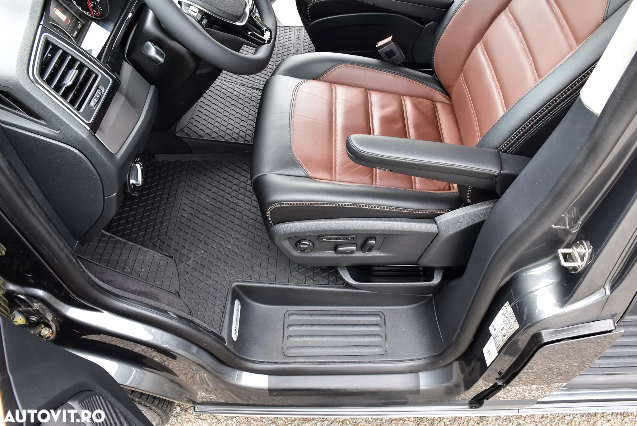 Volkswagen Multivan - 13