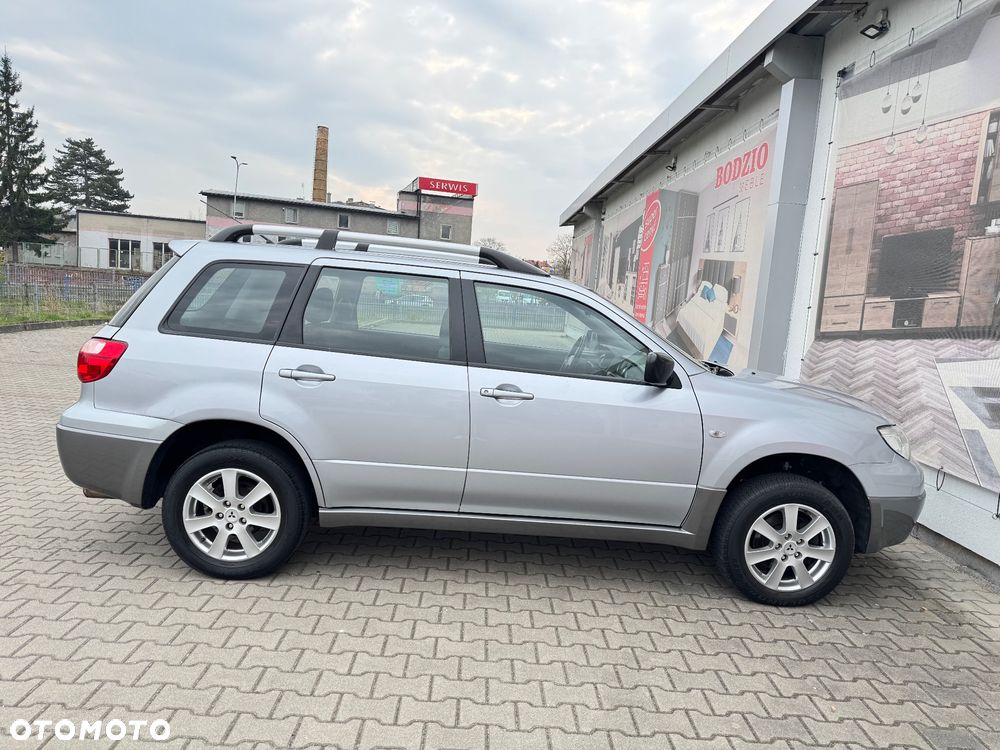 Mitsubishi Outlander - 8