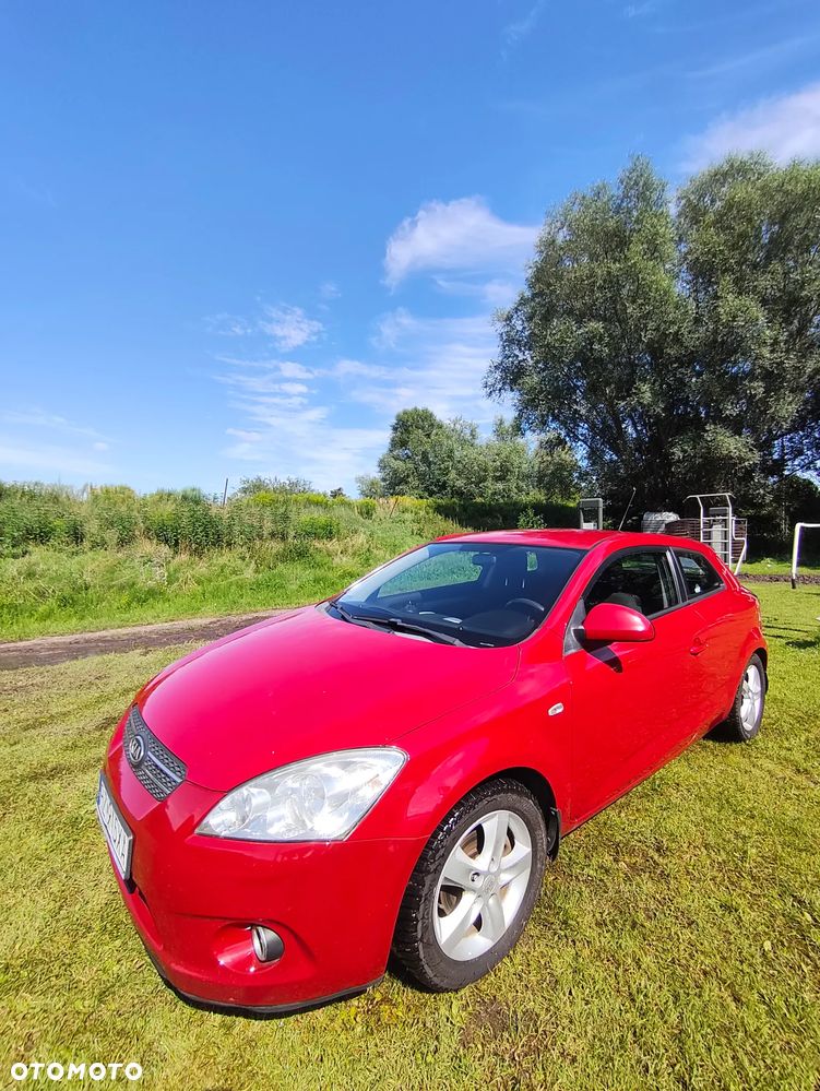 Kia Ceed - 4