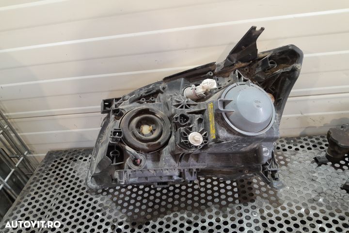 Far dreapta Toyota Avensis 2 T25 [facelift] [2006 - 2009] wagon 2.2 D - 2