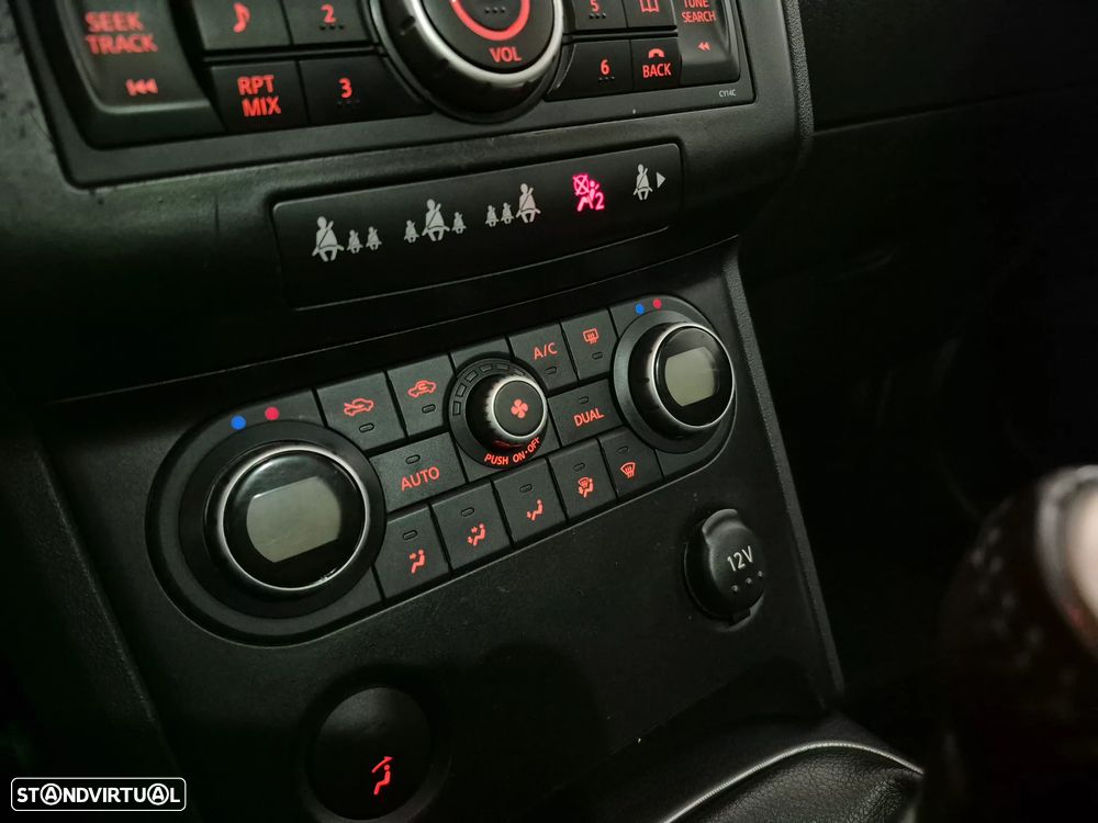 Nissan Qashqai 1.5 dCi Tekna Premium Pele Preta 17 - 23