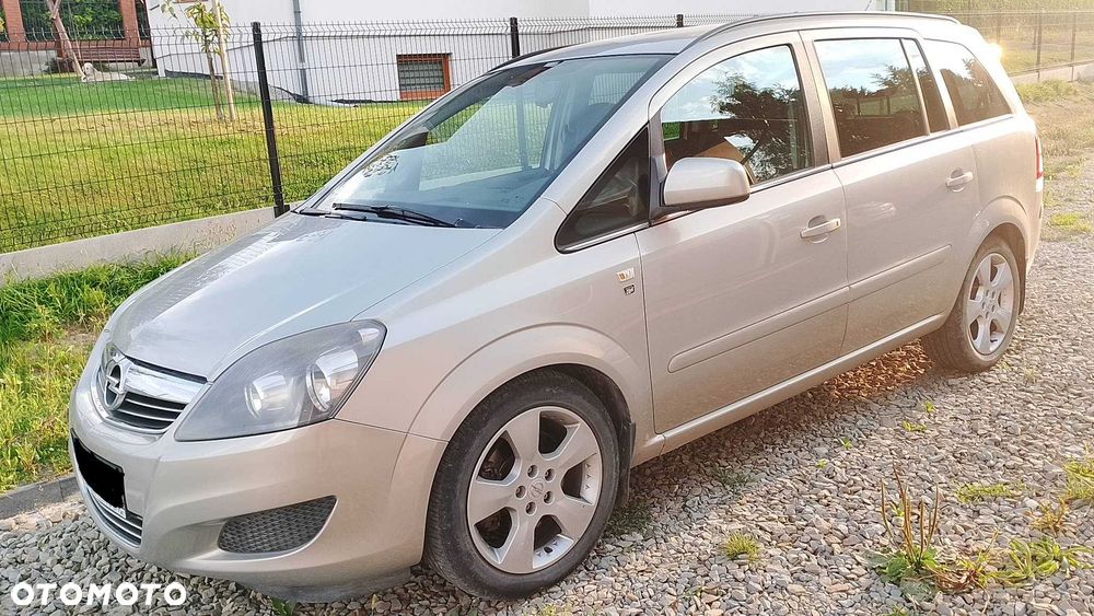Opel Zafira - 1