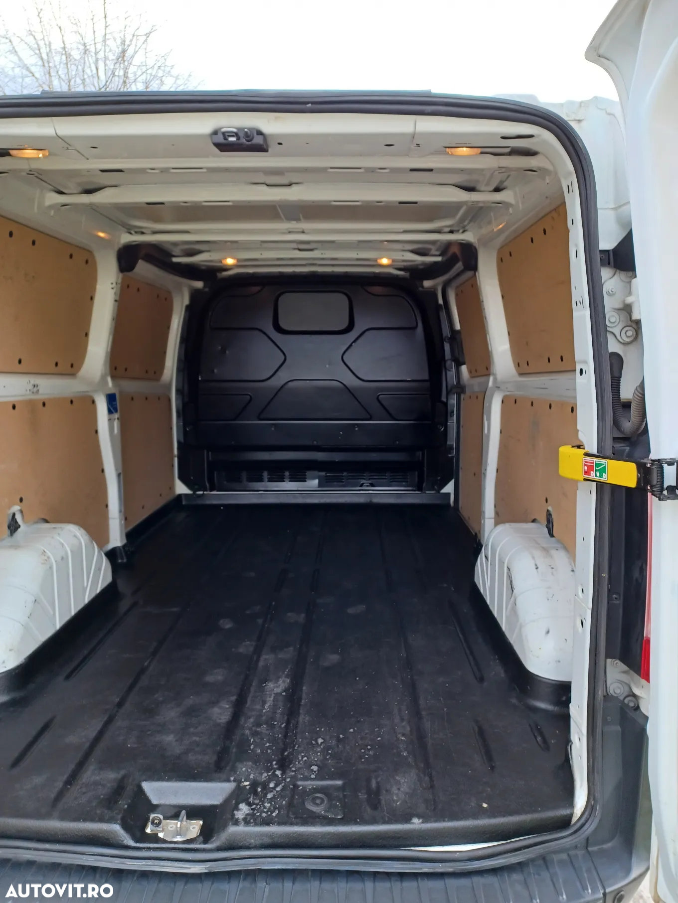 Ford Transit Custom - 11