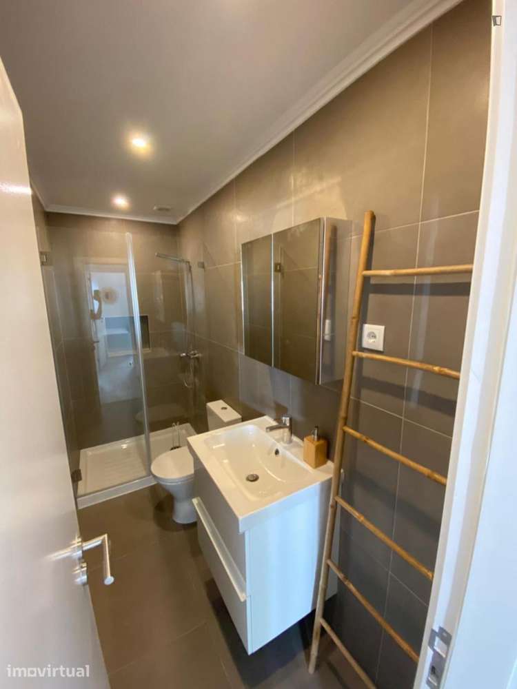 Quarto - localizado em Oeiras Lisbon - Grande imagem: 2/8