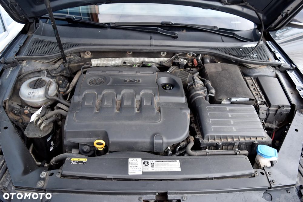 Volkswagen Passat 2.0 TDI (BlueMotion Technology) Comfortline - 21