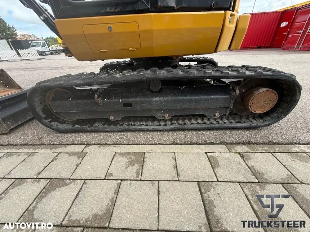 Cat 302.7D - 10