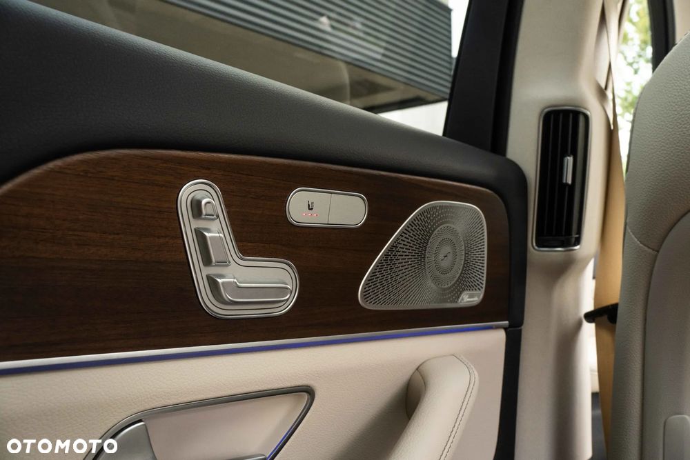 Mercedes-Benz GLS - 33