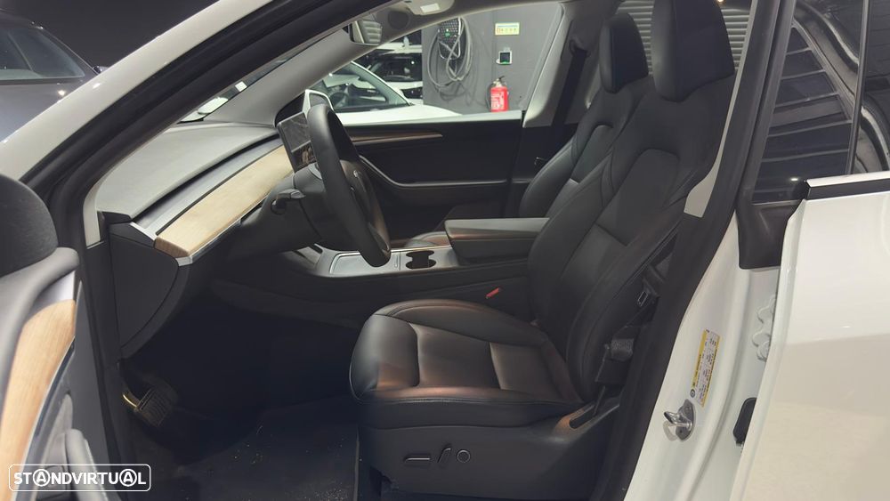 Tesla Model Y Performance Tração Integral - 21