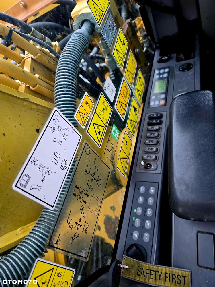 Caterpillar 320E - 19