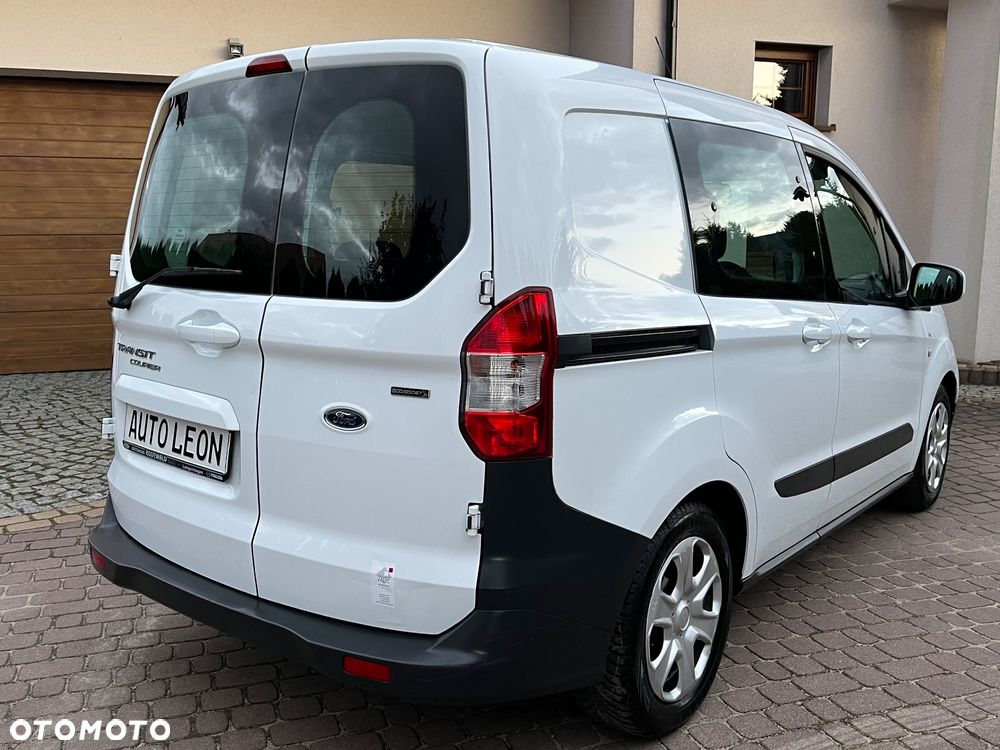 Ford Transit Courier - 30