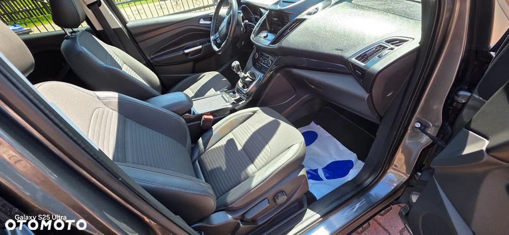 Ford Kuga 2.0 TDCi FWD Titanium - 13