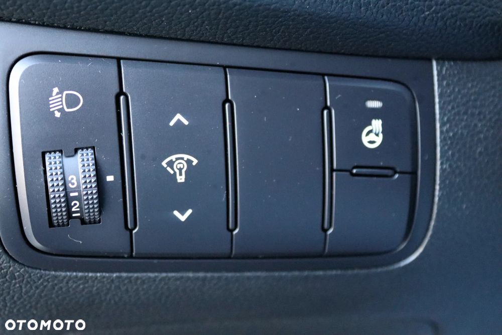 Kia Ceed 1.6 GDI Dream Team Edition - 30