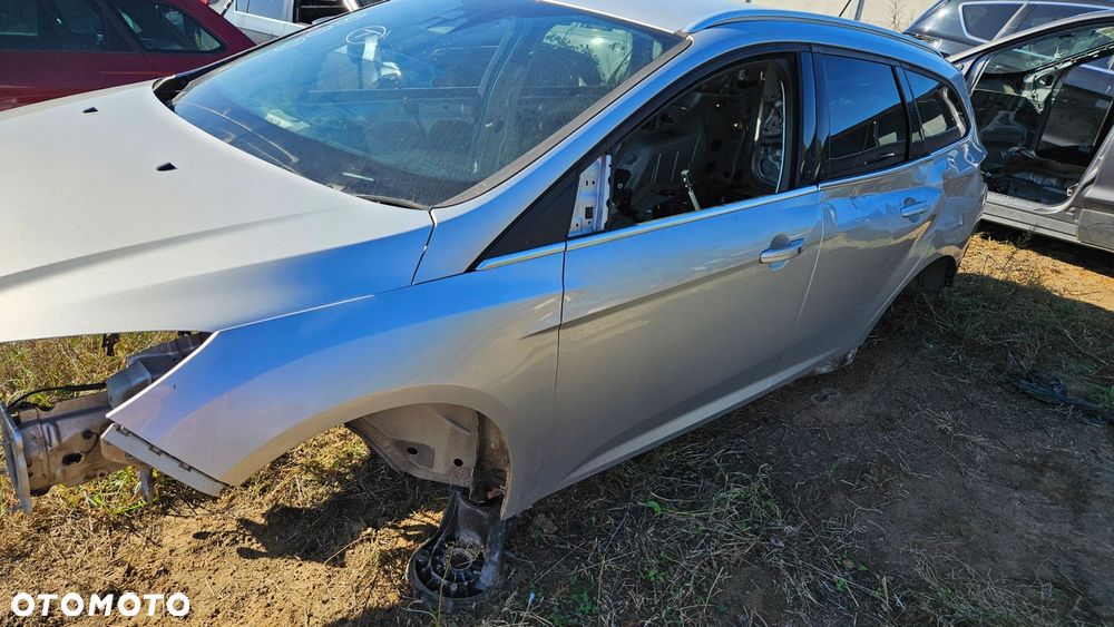 ford focus mk3 błotnik lewy przód przedni w kolor - 1