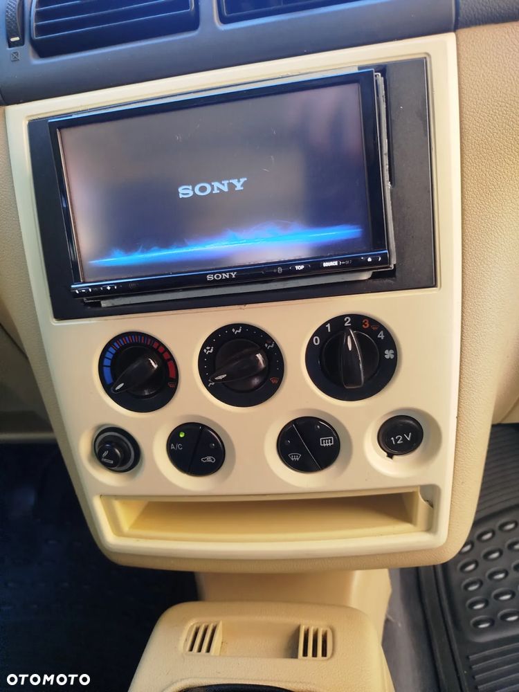 Ford Tourneo Connect - 13