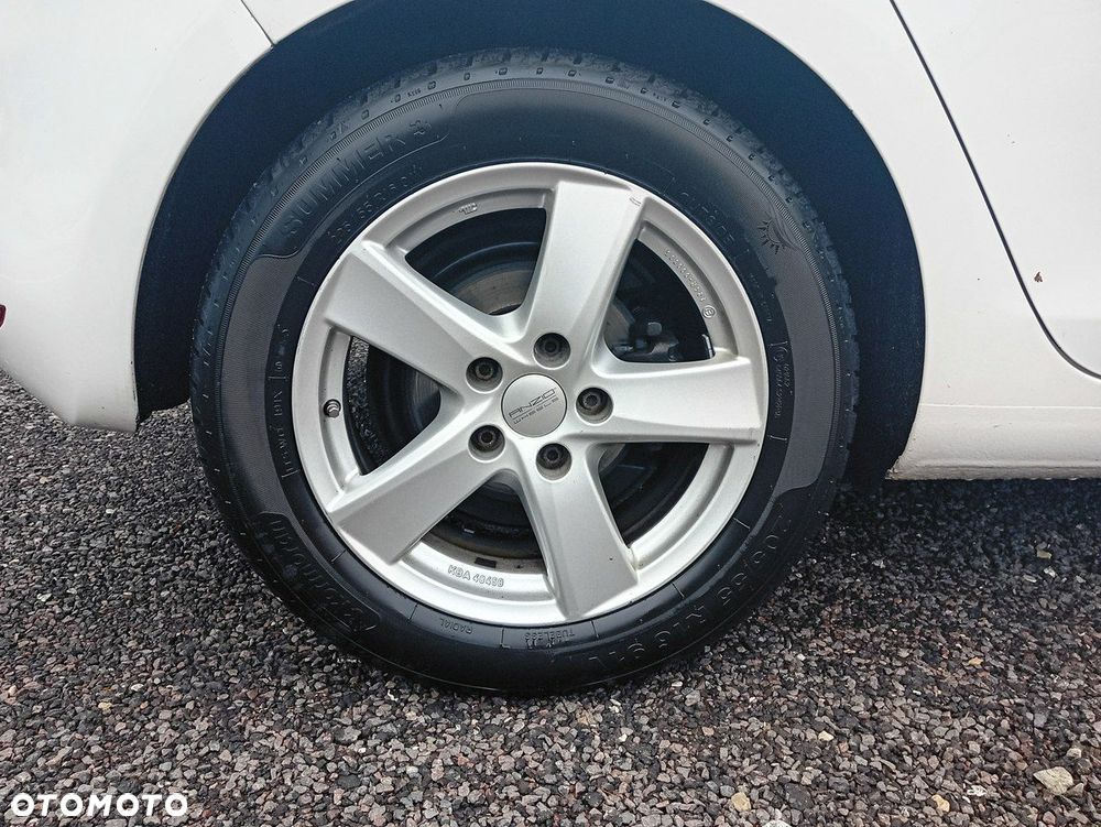 Volkswagen Golf - 11