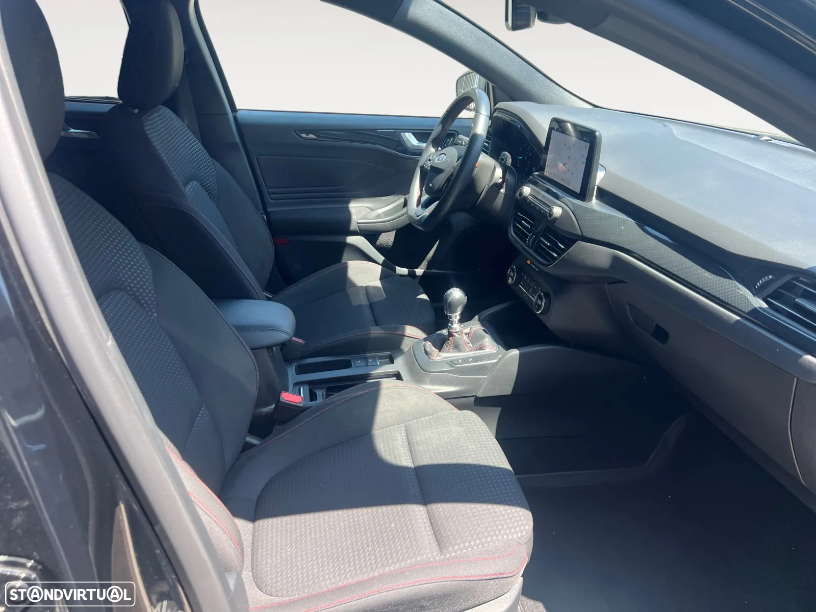 Ford Focus SW 1.0 EcoBoost MHEV ST-Line X - 14