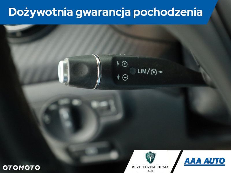 Mercedes-Benz GLA - 21