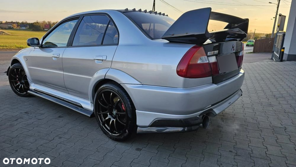 Mitsubishi Lancer Evolution IX - 6