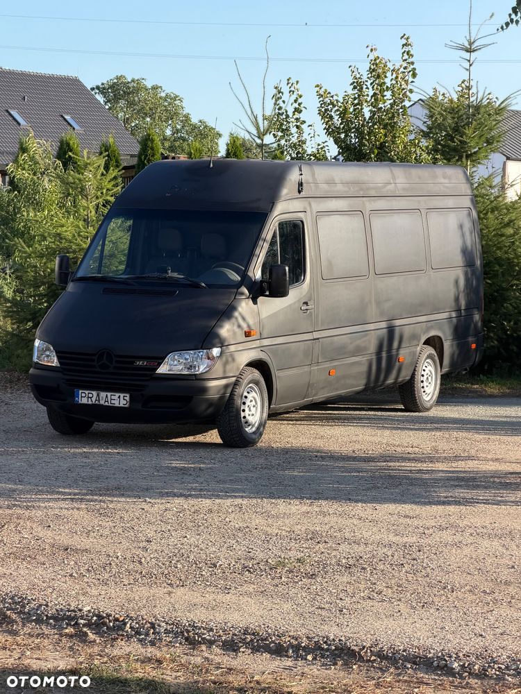 Mercedes-Benz Sprinter - 4