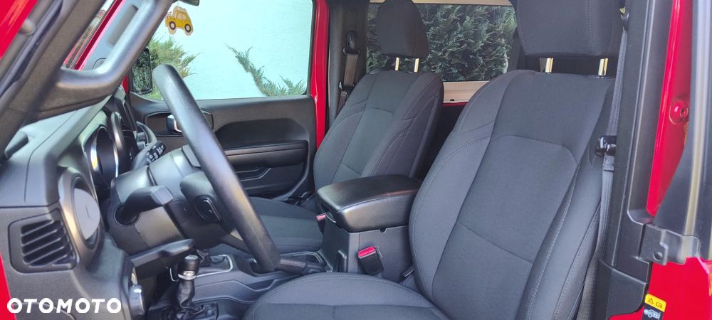 Jeep Wrangler - 15