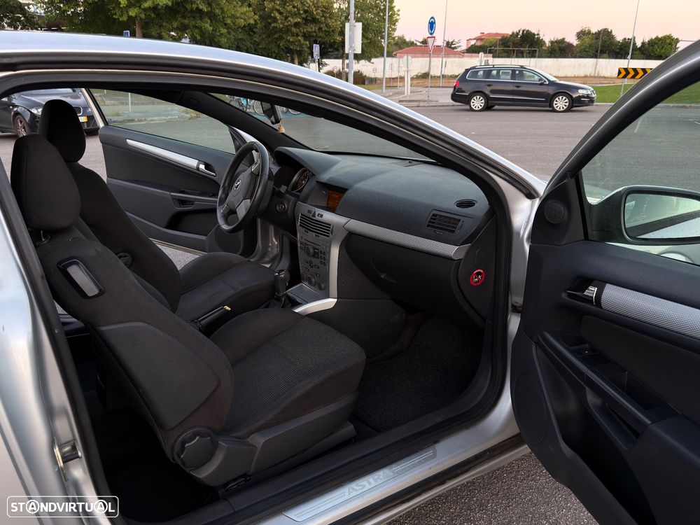 Opel Astra GTC 1.4 - 5