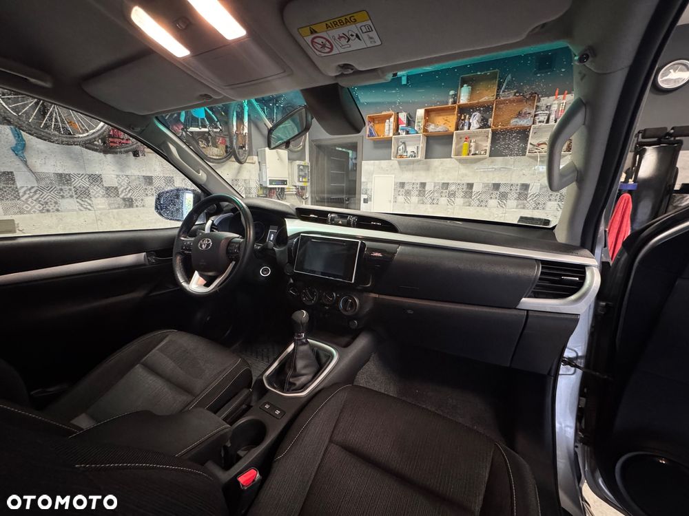 Toyota Hilux 2.4 D-4D Double Cab DLX 4x4 - 16