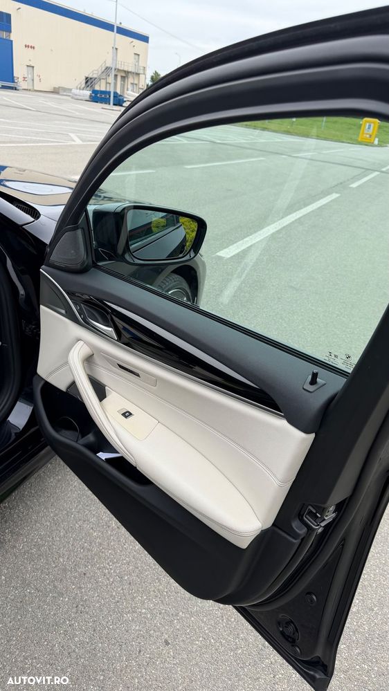 BMW Seria 5 530i AT MHEV - 11