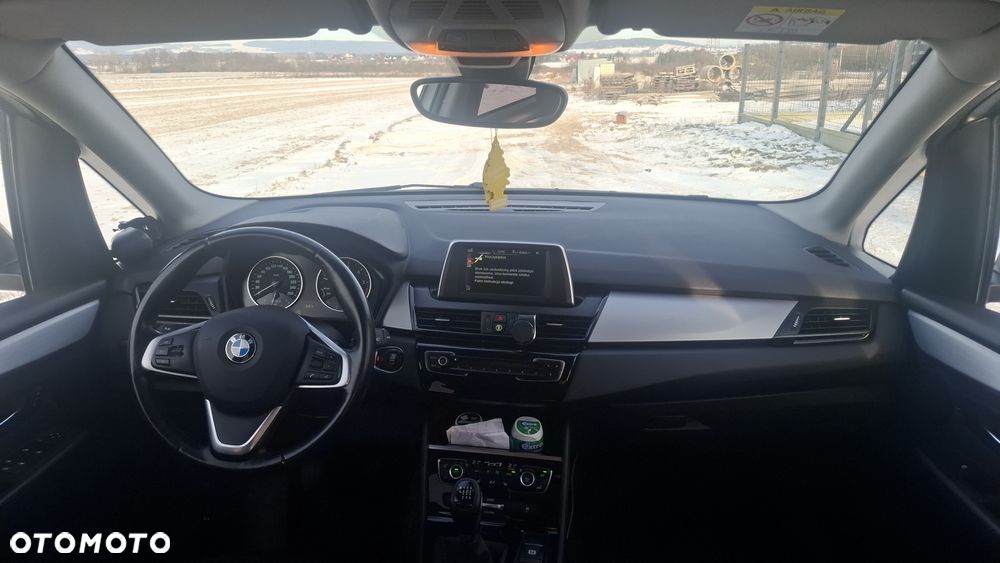 BMW Seria 2 218d xDrive - 11