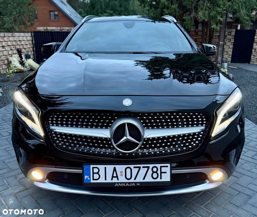 Mercedes-Benz GLA 250 4Matic 7G-DCT - 1