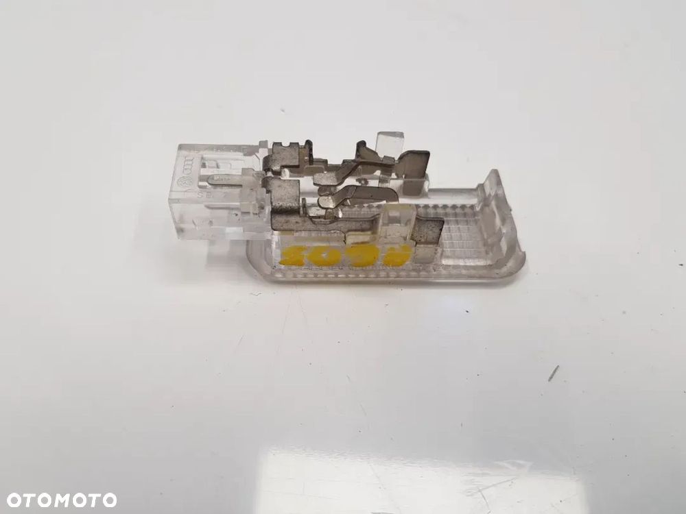 Lampka oświetlenie kabiny Audi A3 A4 Seat 0947415 - 3