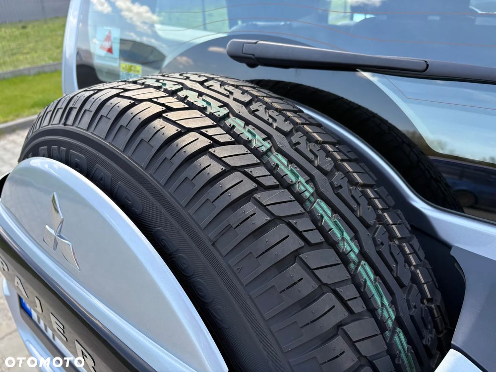 Mitsubishi Pajero 3.2 DI-D - 13